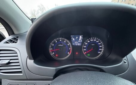 Hyundai Solaris II рестайлинг, 2011 год, 930 000 рублей, 7 фотография