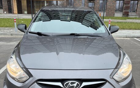 Hyundai Solaris II рестайлинг, 2011 год, 930 000 рублей, 4 фотография