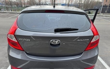 Hyundai Solaris II рестайлинг, 2011 год, 930 000 рублей, 2 фотография