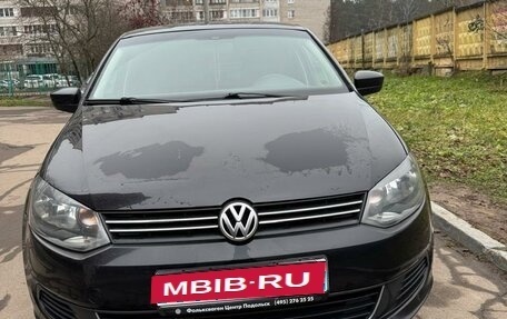 Volkswagen Polo VI (EU Market), 2013 год, 860 000 рублей, 1 фотография