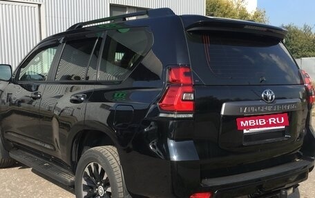 Toyota Land Cruiser Prado 150 рестайлинг 2, 2021 год, 5 500 000 рублей, 9 фотография