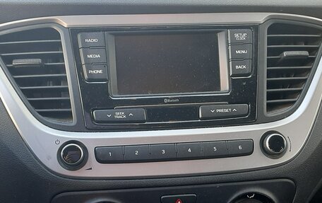 Hyundai Solaris II рестайлинг, 2018 год, 1 500 000 рублей, 3 фотография