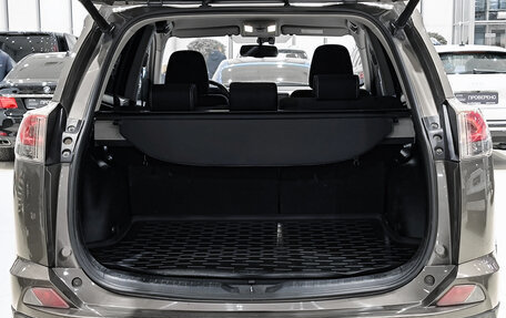 Toyota RAV4, 2017 год, 2 050 000 рублей, 12 фотография