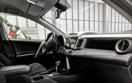 Toyota RAV4, 2017 год, 2 050 000 рублей, 13 фотография