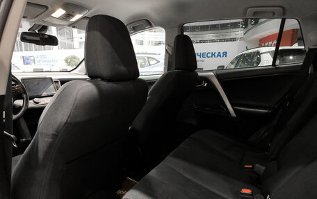 Toyota RAV4, 2017 год, 2 050 000 рублей, 15 фотография