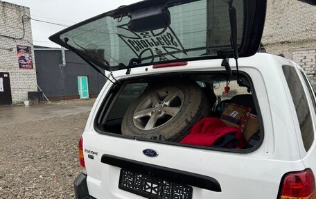 Ford Escape II, 2004 год, 650 000 рублей, 6 фотография