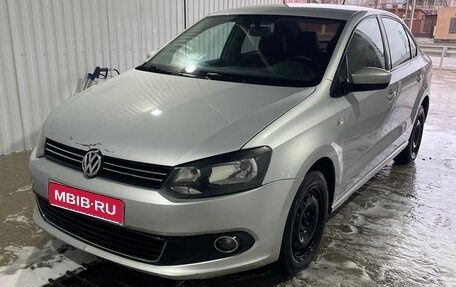 Volkswagen Polo VI (EU Market), 2015 год, 900 000 рублей, 1 фотография