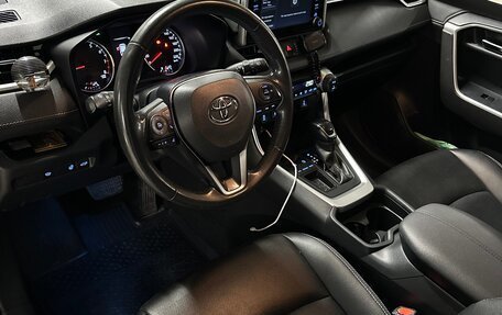 Toyota RAV4, 2020 год, 3 300 000 рублей, 9 фотография