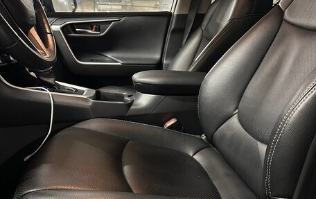 Toyota RAV4, 2020 год, 3 300 000 рублей, 11 фотография
