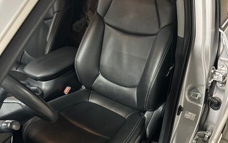 Toyota RAV4, 2020 год, 3 300 000 рублей, 10 фотография