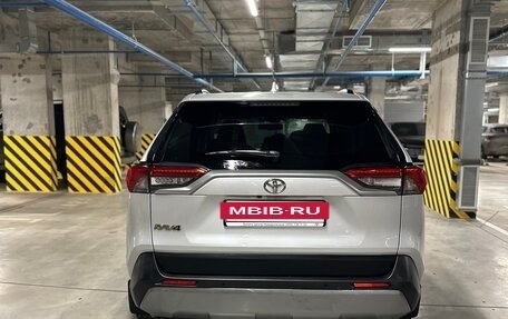 Toyota RAV4, 2020 год, 3 300 000 рублей, 4 фотография