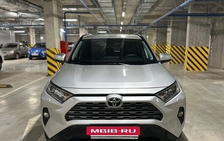 Toyota RAV4, 2020 год, 3 300 000 рублей, 3 фотография