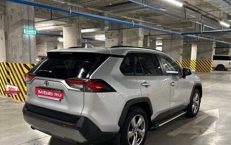 Toyota RAV4, 2020 год, 3 300 000 рублей, 5 фотография