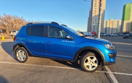 Renault Sandero II рестайлинг, 2016 год, 950 000 рублей, 2 фотография