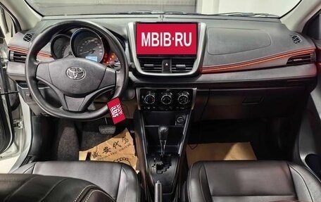 Toyota Yaris XP150 рестайлинг, 2021 год, 1 300 000 рублей, 6 фотография