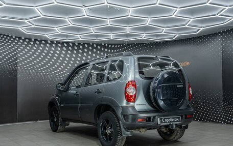 Chevrolet Niva I рестайлинг, 2015 год, 571 000 рублей, 3 фотография