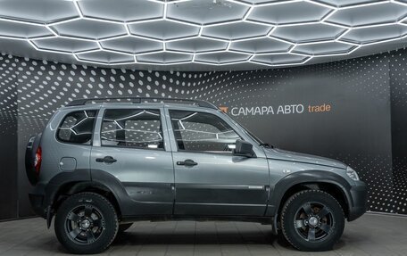 Chevrolet Niva I рестайлинг, 2015 год, 571 000 рублей, 4 фотография