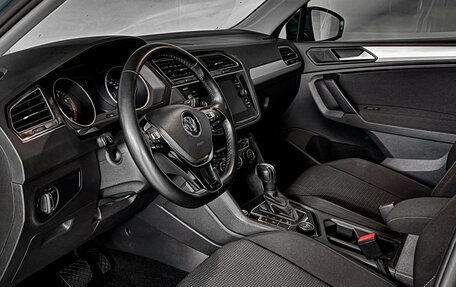 Volkswagen Tiguan II, 2020 год, 2 535 000 рублей, 12 фотография