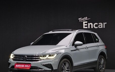 Volkswagen Tiguan II, 2022 год, 3 185 000 рублей, 1 фотография