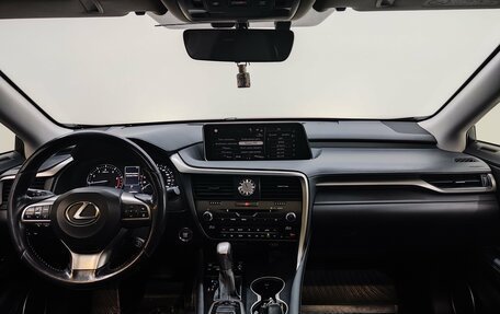 Lexus RX IV рестайлинг, 2017 год, 3 800 000 рублей, 9 фотография
