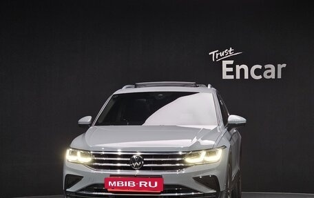 Volkswagen Tiguan II, 2022 год, 3 185 000 рублей, 3 фотография