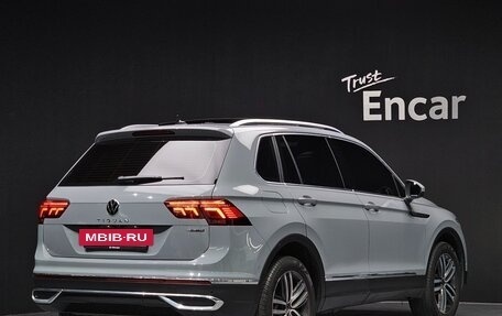 Volkswagen Tiguan II, 2022 год, 3 185 000 рублей, 2 фотография