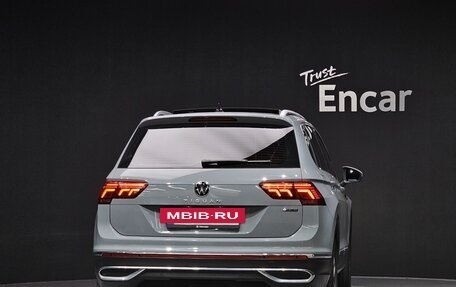 Volkswagen Tiguan II, 2022 год, 3 185 000 рублей, 4 фотография