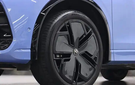 Volkswagen Tiguan, 2024 год, 3 650 999 рублей, 9 фотография