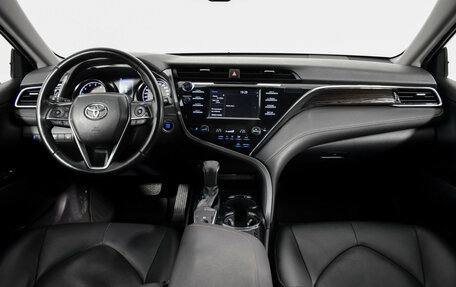 Toyota Camry, 2020 год, 2 390 000 рублей, 11 фотография