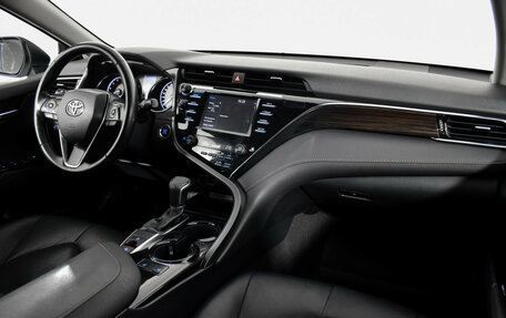 Toyota Camry, 2020 год, 2 390 000 рублей, 10 фотография