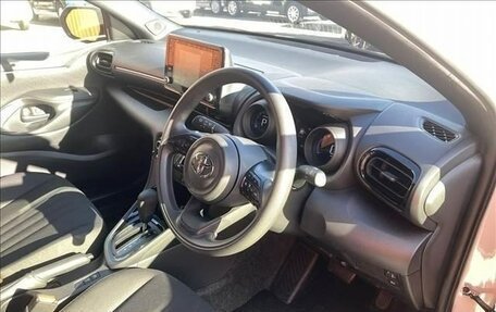 Toyota Yaris XP150 рестайлинг, 2022 год, 1 034 000 рублей, 9 фотография