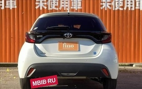 Toyota Yaris XP150 рестайлинг, 2022 год, 1 034 000 рублей, 2 фотография