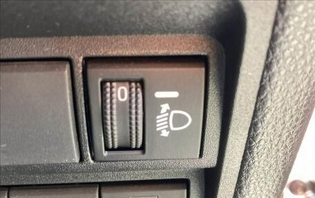 Toyota Yaris XP150 рестайлинг, 2022 год, 1 034 000 рублей, 19 фотография