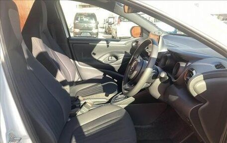 Toyota Yaris XP150 рестайлинг, 2022 год, 1 034 000 рублей, 17 фотография