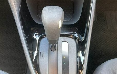 Toyota Yaris XP150 рестайлинг, 2022 год, 1 034 000 рублей, 25 фотография