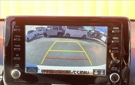 Toyota Yaris XP150 рестайлинг, 2022 год, 1 034 000 рублей, 32 фотография