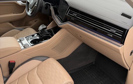 Volkswagen Touareg III, 2019 год, 5 995 000 рублей, 16 фотография