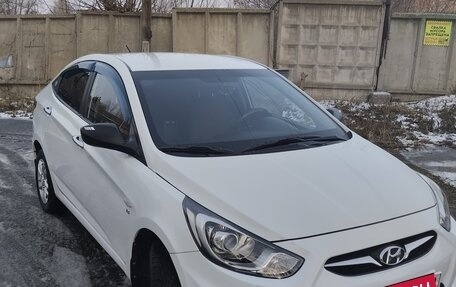Hyundai Solaris II рестайлинг, 2012 год, 960 000 рублей, 3 фотография