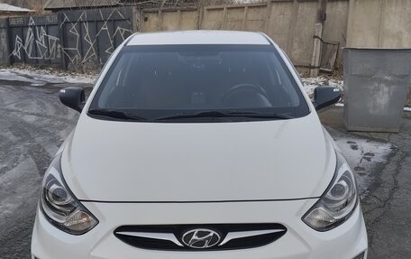 Hyundai Solaris II рестайлинг, 2012 год, 960 000 рублей, 21 фотография
