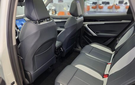 Geely Atlas, 2025 год, 2 860 000 рублей, 24 фотография