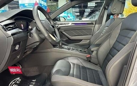 Volkswagen Passat CC, 2024 год, 4 300 000 рублей, 13 фотография