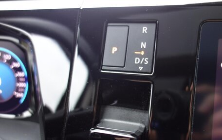 Volkswagen Multivan, 2022 год, 6 300 000 рублей, 4 фотография