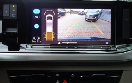 Volkswagen Multivan, 2022 год, 6 300 000 рублей, 5 фотография