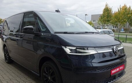 Volkswagen Multivan, 2022 год, 6 300 000 рублей, 1 фотография