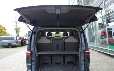 Volkswagen Multivan, 2022 год, 6 300 000 рублей, 14 фотография