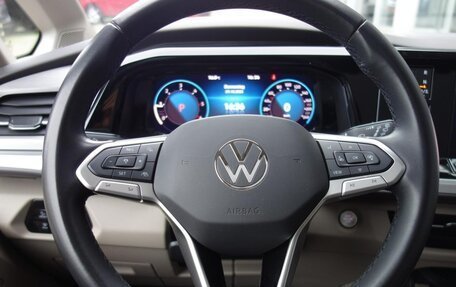 Volkswagen Multivan, 2022 год, 6 300 000 рублей, 11 фотография