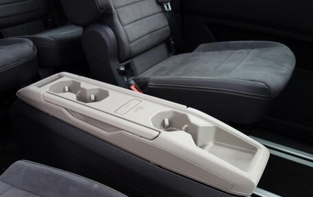 Volkswagen Multivan, 2022 год, 6 300 000 рублей, 19 фотография