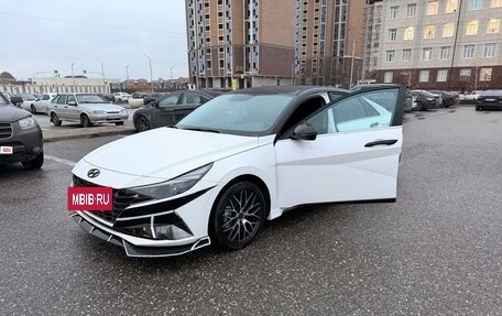 Hyundai Elantra, 2023 год, 3 100 000 рублей, 5 фотография