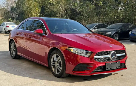 Mercedes-Benz A-Класс, 2022 год, 1 420 000 рублей, 3 фотография