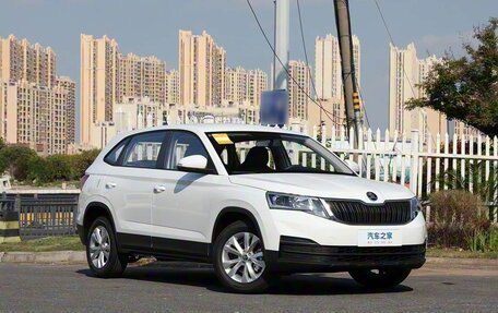 Skoda Karoq I, 2025 год, 1 891 001 рублей, 2 фотография